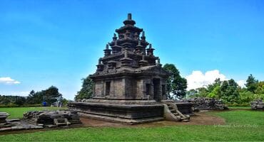 Candi Gedong Songo photo by ig@achmad_noer_cholis