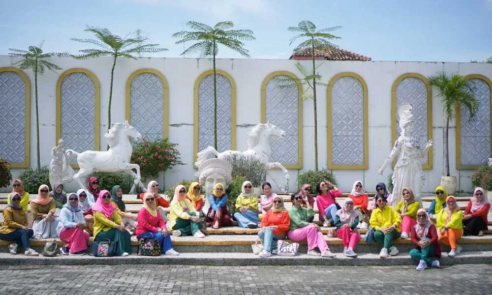 paket tour solo 2 hari